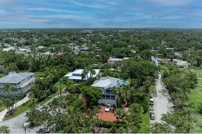 8963 Fishermens Bay Drive, Sarasota, FL 34231 - Photo 27