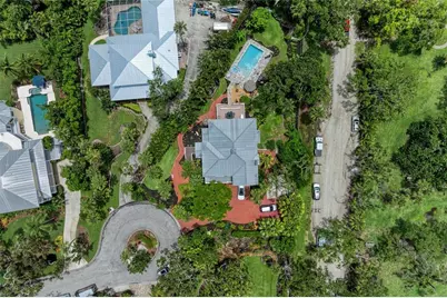 8963 Fishermens Bay Drive, Sarasota, FL 34231 - Photo 19