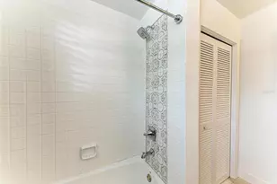 8963 Fishermens Bay Dr, Sarasota, FL 34231 - Photo 47