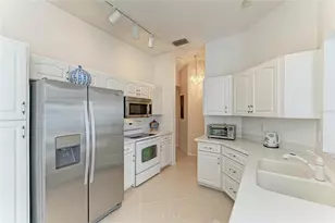 4227 Placid Dr, Sarasota, FL 34243 - Photo 17