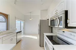 4227 Placid Dr, Sarasota, FL 34243 - Photo 15