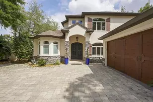 1725 Bonita Ct, Sarasota, FL 34239 - Photo 3