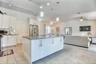 831 Palmetto Dr NE, Port Charlotte, FL 33952 - Photo 5