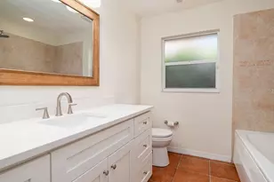 5897 Carriage Dr, Sarasota, FL 34243 - Photo 43