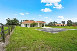 7025 Saddle Creek Cir, Sarasota, FL 34241 - Photo 11