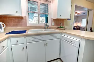 3605 Iroquois Ave, Sarasota, FL 34234 - Photo 17