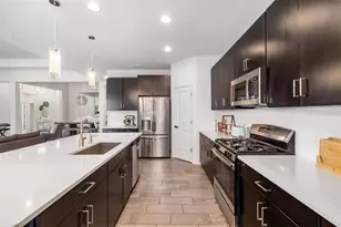 650 Rosemary Cir, Bradenton, FL 34212 - Photo 17