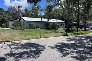 1840 3rd Ave E, Bradenton, FL 34208 - Photo 1