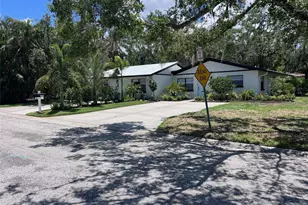 1840 3rd Ave E, Bradenton, FL 34208 - Photo 3