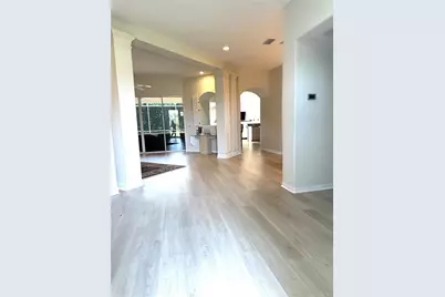 8870 Huntington Pointe Drive, Sarasota, FL 34238 - Photo 3