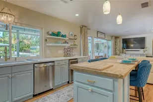 613 Buttonwood Dr, Longboat Key, FL 34228 - Photo 17