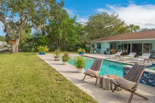 613 Buttonwood Dr, Longboat Key, FL 34228 - Photo 45