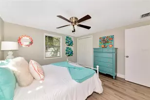 5948 Mirror Lake Rd, Sarasota, FL 34238 - Photo 9