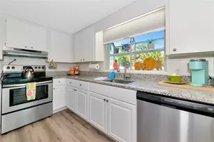 5948 Mirror Lake Rd, Sarasota, FL 34238 - Photo 25