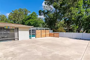 5948 Mirror Lake Rd, Sarasota, FL 34238 - Photo 3