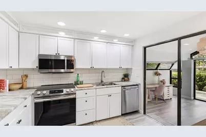 2383 Lakeside Mews #D3, Sarasota, FL 34235 - Photo 9