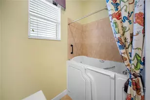 305 Siena Vista Pl, Sun City Center, FL 33573 - Photo 9