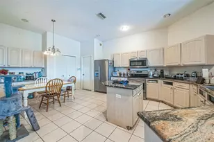 4915 Bookelia Cir, Bradenton, FL 34203 - Photo 9