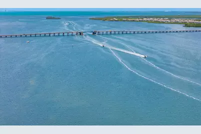 2513 Avenue B #B, Bradenton Beach, FL 34217 - Photo 39