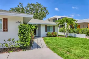 2141 Hyde Park St, Sarasota, FL 34239 - Photo 3