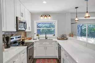 2141 Hyde Park St, Sarasota, FL 34239 - Photo 11