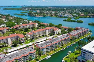 1300 N Portofino Dr, Sarasota, FL 34242 - Photo 23