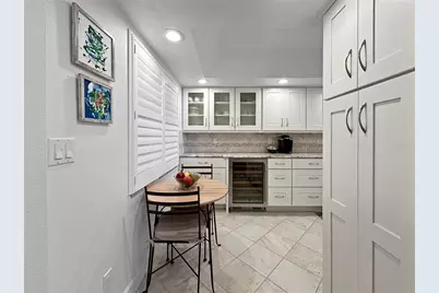 4325 Gulf Of Mexico Drive #305, Longboat Key, FL 34228 - Photo 9