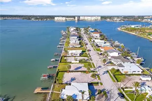 15305 Harbor Dr, Madeira Beach, FL 33708 - Photo 9