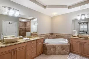 1921 Monte Carlo Dr, Sarasota, FL 34231 - Photo 17