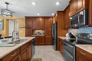 395 Aruba Cir, Bradenton, FL 34209 - Photo 11