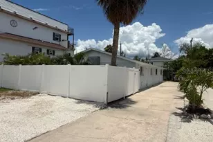 2909 Gulf Dr, Bradenton Beach, FL 34217 - Photo 1