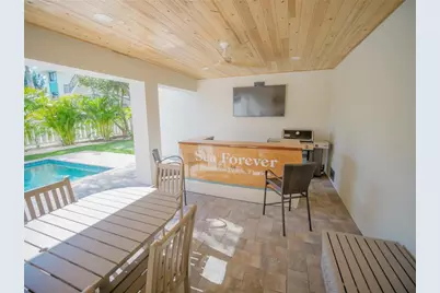 111 6th Street N, Bradenton Beach, FL 34217 - Photo 7