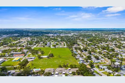 2915 29th Avenue W, Bradenton, FL 34205 - Photo 9