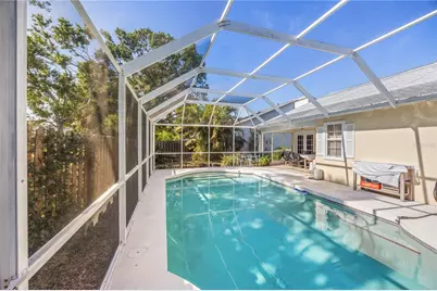 7716 Geneva Lane, Sarasota, FL 34243 - Photo 9