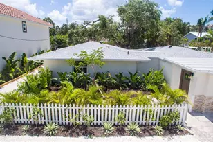 1240 Solitude Ln, Sarasota, FL 34242 - Photo 21