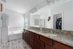 9236 Raes Creek Pl, Palmetto, FL 34221 - Photo 17