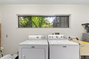 1347 Landings Dr, Sarasota, FL 34231 - Photo 29