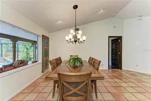 3217 Oak Grove Dr, Sarasota, FL 34243 - Photo 13