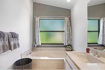 6065 Marella Court, Sarasota, FL 34243 - Photo 17