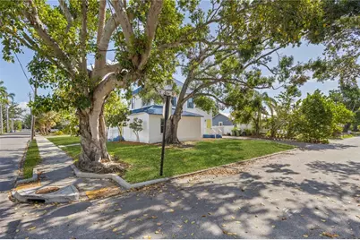 719 22nd Street W, Bradenton, FL 34205 - Photo 3