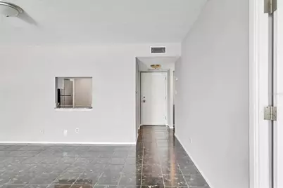 101 S Gulfstream Avenue #15C, Sarasota, FL 34236 - Photo 11