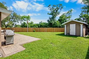 2761 Feiffer Cir, Sarasota, FL 34235 - Photo 27