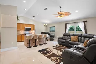 2761 Feiffer Cir, Sarasota, FL 34235 - Photo 5