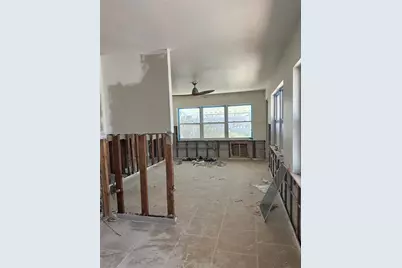 13434 1st St E, Madeira Beach, FL 33708 - Photo 9