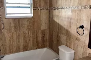 3101 Bee Ridge Rd, Sarasota, FL 34239 - Photo 7