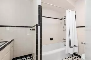 1541 Flower Dr, Sarasota, FL 34239 - Photo 27