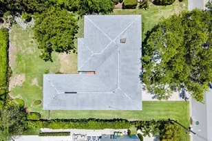 1541 Flower Dr, Sarasota, FL 34239 - Photo 7