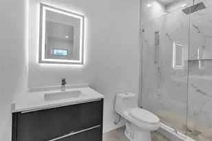 2124 Clematis Pl, Sarasota, FL 34239 - Photo 43