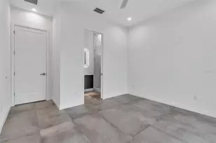 2124 Clematis Pl, Sarasota, FL 34239 - Photo 29