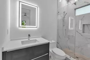 2124 Clematis Pl, Sarasota, FL 34239 - Photo 33